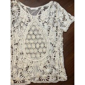 Cream crochet lace short sleeve shirt Love Tree happens